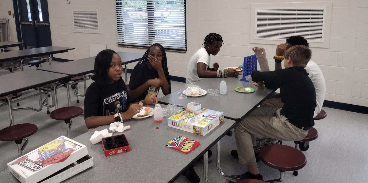 ccolemanleader1's tweet photo. Our Middle School @iReady Celebration was full of food and fun!! Congratulations students…well done. #noredflags #focused #testingwithfidelity #azkstrong @LisaPearceEdS @azkacademy https://t.co/BYpm2N5Jto