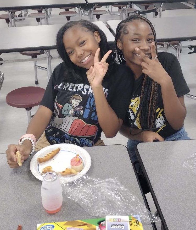 ccolemanleader1's tweet photo. Our Middle School @iReady Celebration was full of food and fun!! Congratulations students…well done. #noredflags #focused #testingwithfidelity #azkstrong @LisaPearceEdS @azkacademy https://t.co/BYpm2N5Jto