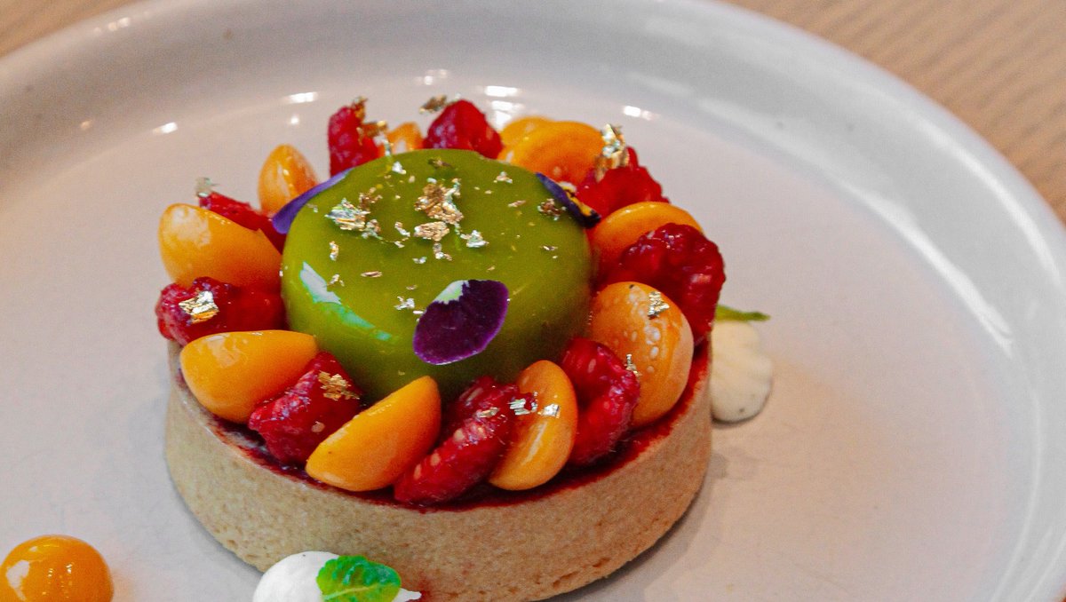 Versantehotel's tweet photo. Around here, the toughest decision you'll have to make is which dessert at Bruno to order. 😏 ⁠
⁠
Let our pastry chefs serve you a taste of summer with one of these delicious creations. Which one will you try first?⁠ #findyourselfhere #RichmondMoments https://t.co/dRwfBEXMx3