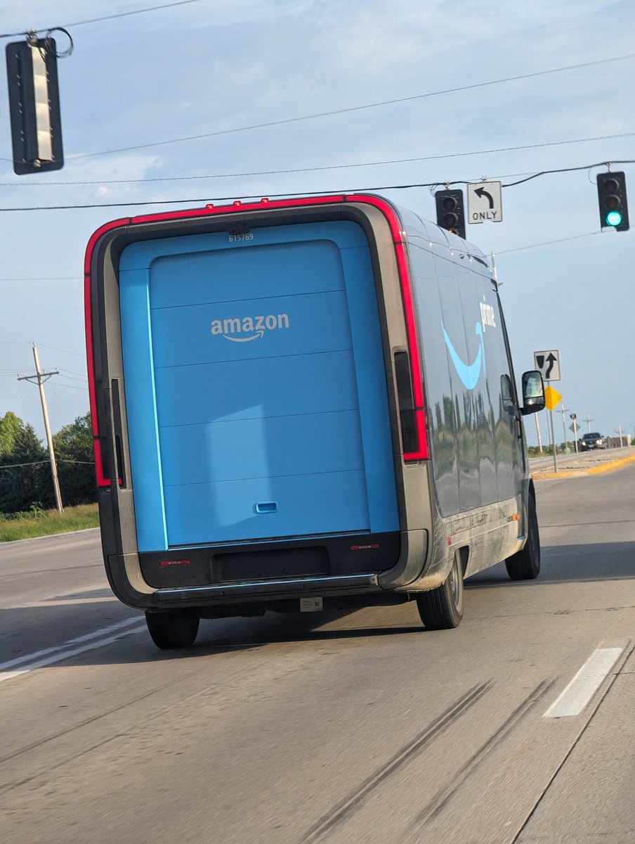 Amazon Rivian van thing 👀