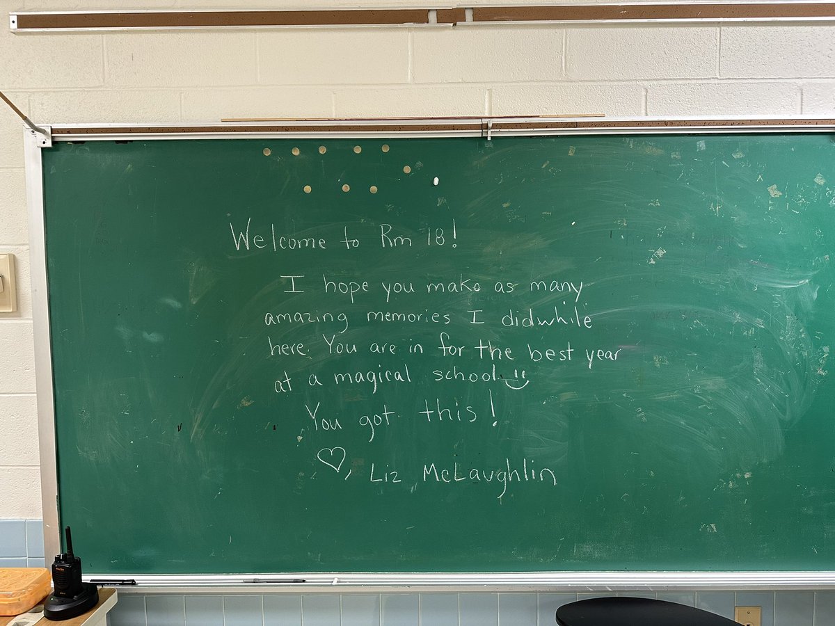 E_Amorette's tweet photo. Yesterday I said goodbye to @MarsEstatesBCPS. I grew so much as an educator and a person here. Colleagues became friends…lifelong friends. I hope the next third grade teacher makes as many amazing memories in their new role. Once a #marsstar always a #marstar. https://t.co/JggU4bZiXz
