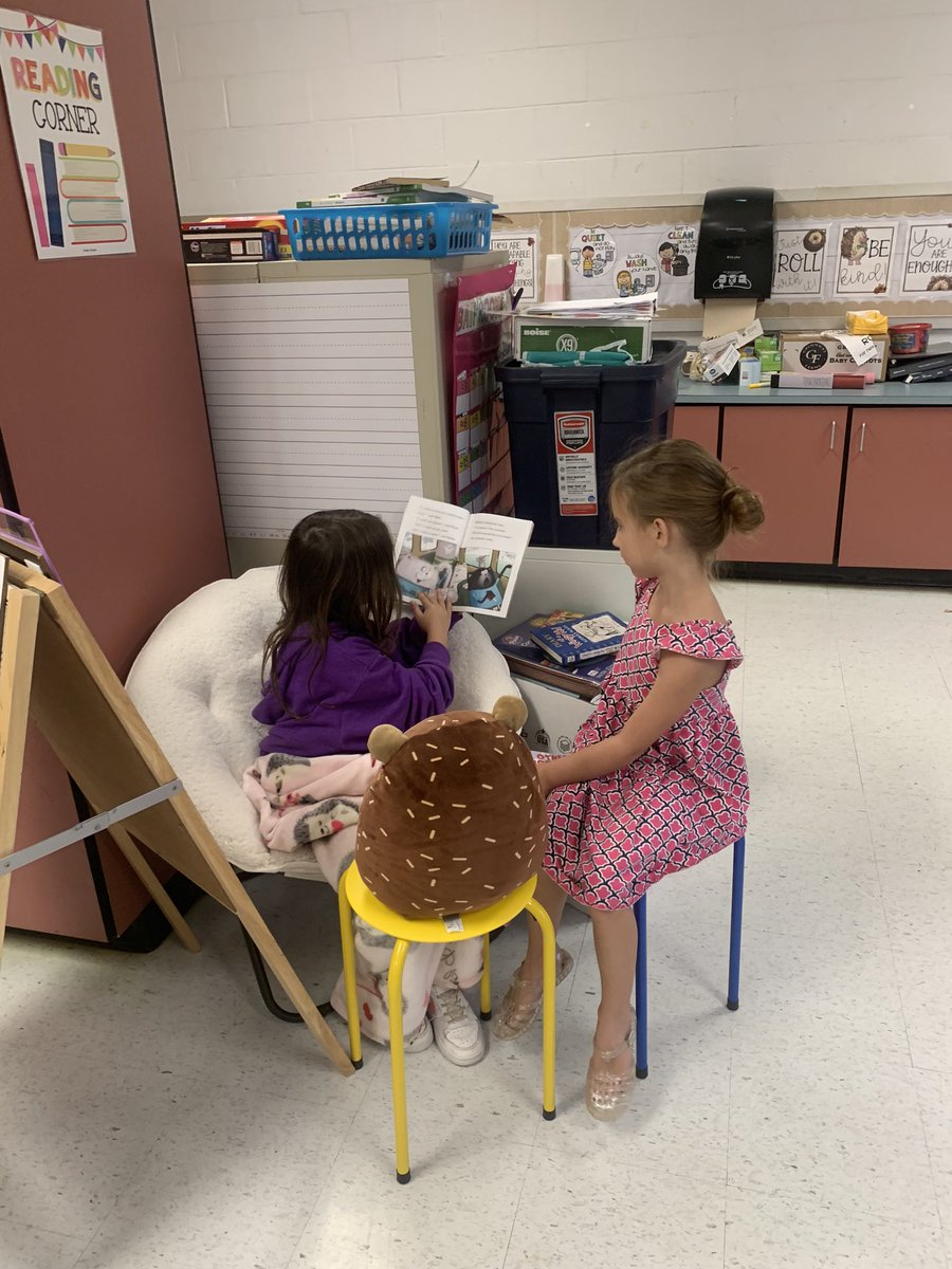julharr_'s tweet photo. We did some buddy reading today to help practice our reading fluency!
These #SharpSecondGraders have been working really hard the past three weeks and are doing a great job!💗🦔
#HedgehogHangout @WBESbears https://t.co/l2J2ohVB9T