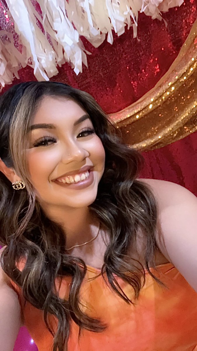 _ahernandxz's tweet photo. Another year 🧡 https://t.co/d1yjUVWkZn