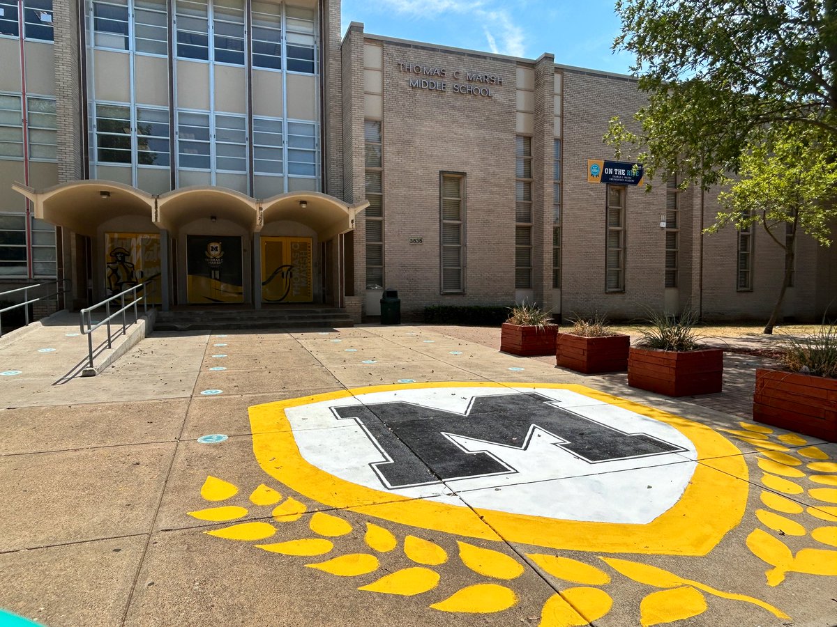 Team @marshprep is ready for the first day of school! 💛💡 @PersonalizeDISD