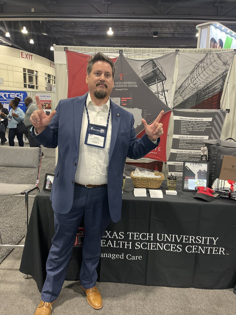 TennJB's tweet photo. Always good to run into some Red Raiders while on a work trip. #WreckEm #GunsUp #AmericanCorrectionalAssociation #Philly  @ACAinfo https://t.co/hTmYGB9CEN