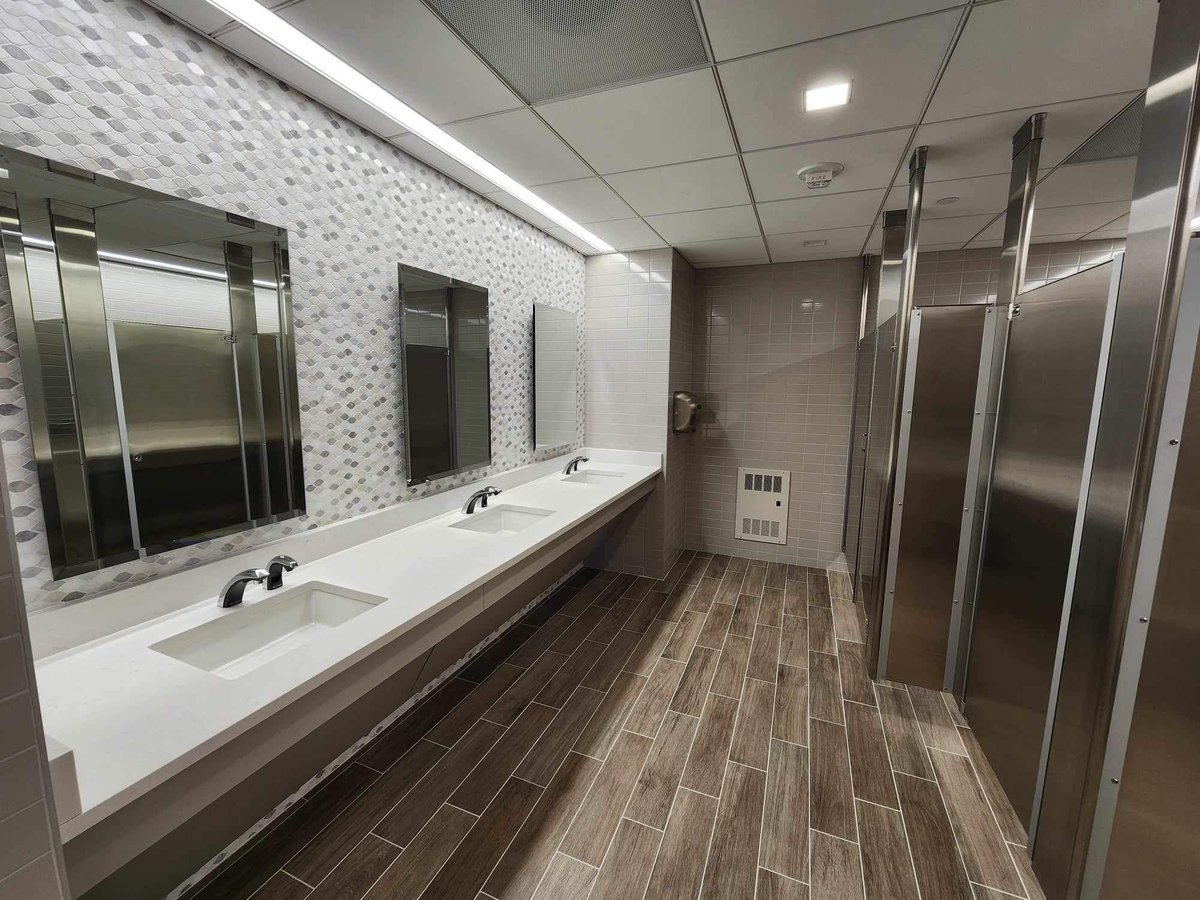 ScrantonCleaner's tweet image. 🌟 Business Owners and Managers, tired of dealing with cleaning hassles? ScrantonCleaners is here to take your worries away! 🧼✨

🧽 Office Cleaning
🪣 Janitorial Services
🪟 Window Cleaning
🧹 Floor Care
🧼 Sanitization &amp;amp; Disinfection

📩DM us now for a FREE personalized quote