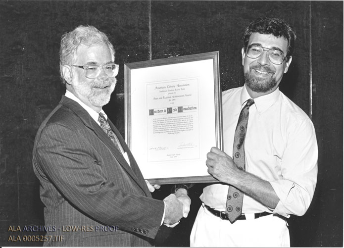 It's #IntellectualFreedomFriday! Here is a photo of Gordon Conable, Pres of the @FTRF, receiving the @IFRT_ALA's State and Regional Intellectual Freedom Achievement Award on behalf of the FTRF at the 1994 ALA Annual Conference.