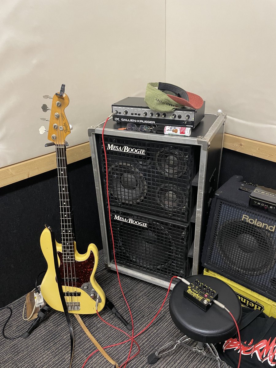 soul_is_all_isa's tweet photo. イバと
リズム隊スタジオしてきた〜🥁🎸
ひさしぶりの曲も練習したよ♪
全然弾かれへんかったけど🙃笑
レパートリー増やしながら
ゆっくり徐々に固めていけたらなぁ〜と
楽しんでおります🥳
先月よりか
ちょぴっとJump力upした気が、、
、、する笑
#THEPINHEADS https://t.co/RsjCIQoQqG
