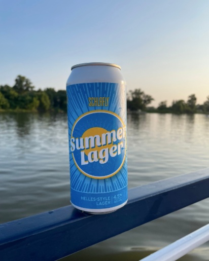Nothing screams summer more than a Summer Lager on a boat. Take a case of Schlafly on your next adventure. ⛵️