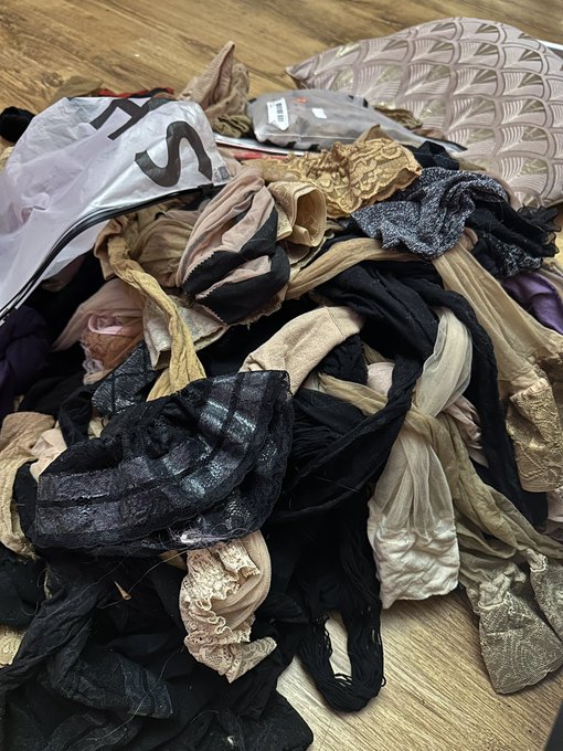 Who wants to sort thru a huge pile of my stockings?! Hate this chore https://t.co/WQ8vFwvteR