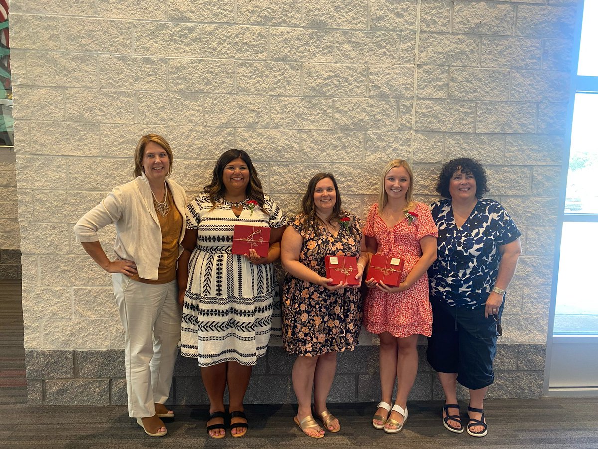 MissSadlik's tweet photo. So honored to have received the Excellence in Team Collaboration award. Ready to begin a new school year ! https://t.co/E4qmUjai9q