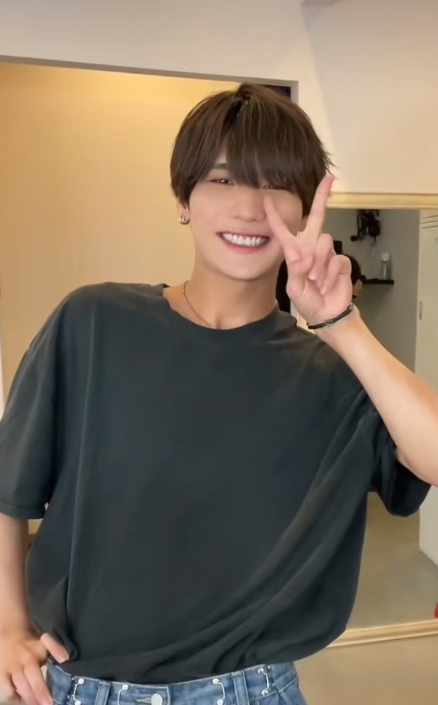 WeronikaStepka's tweet photo. Mój najpiękniejszy kochany idol ❤️😭
Tak bardzo cię kocham mój piękny ukochany Morino 😭❤️
Morino I'm happy to have you, you give me so much happiness and joy I love you my beloved idol
#Morino #idol #zespół #He1p #jpop #japonia 🇯🇵 #Azja
#Poland 🇵🇱
@rio_he1p https://t.co/aTy8fMFC7N