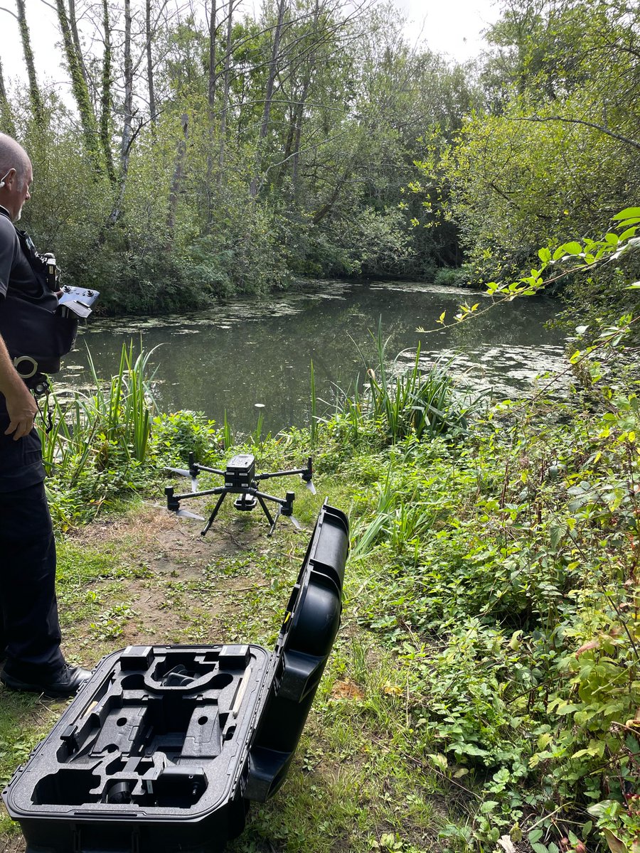 SurreySpecials's tweet image. 2 of our SCs were out today, on annual leave from their day job’s, providing UAV coverage for the whole county… kept busy from 08:00 until the evening. @SurreyPolice @SurreyRoadCops