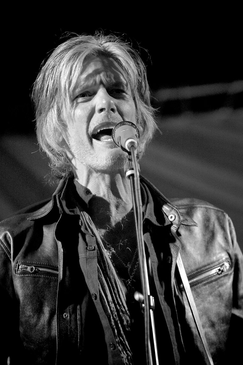 oxfordamerican's tweet photo. “Charlie Sexton made his onstage debut on August 10, 1978, at the Continental Club, the day before he turned ten years old.”
—In honor of Charlie Sexton’s birthday today, read Bill Bentley’s profile from #Issue87!
https://t.co/U13KlOkKlR
📸 Todd Crusham via Wikimedia Commons https://t.co/EVh57D25aA