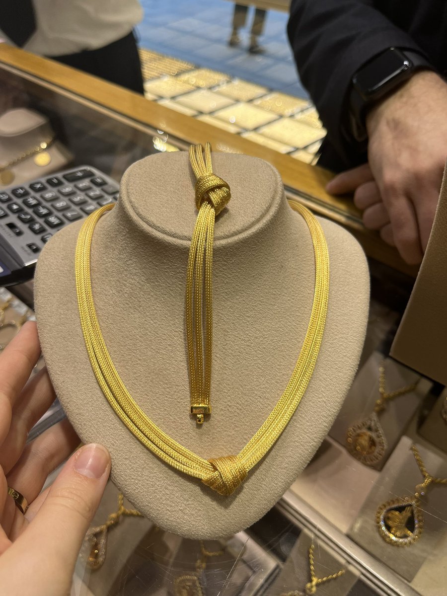 geldikkgitmeye's tweet photo. Sadelik cart curt dedikten sonra benim galeriye kaydettiğim o takı https://t.co/QxeP2sqi7y