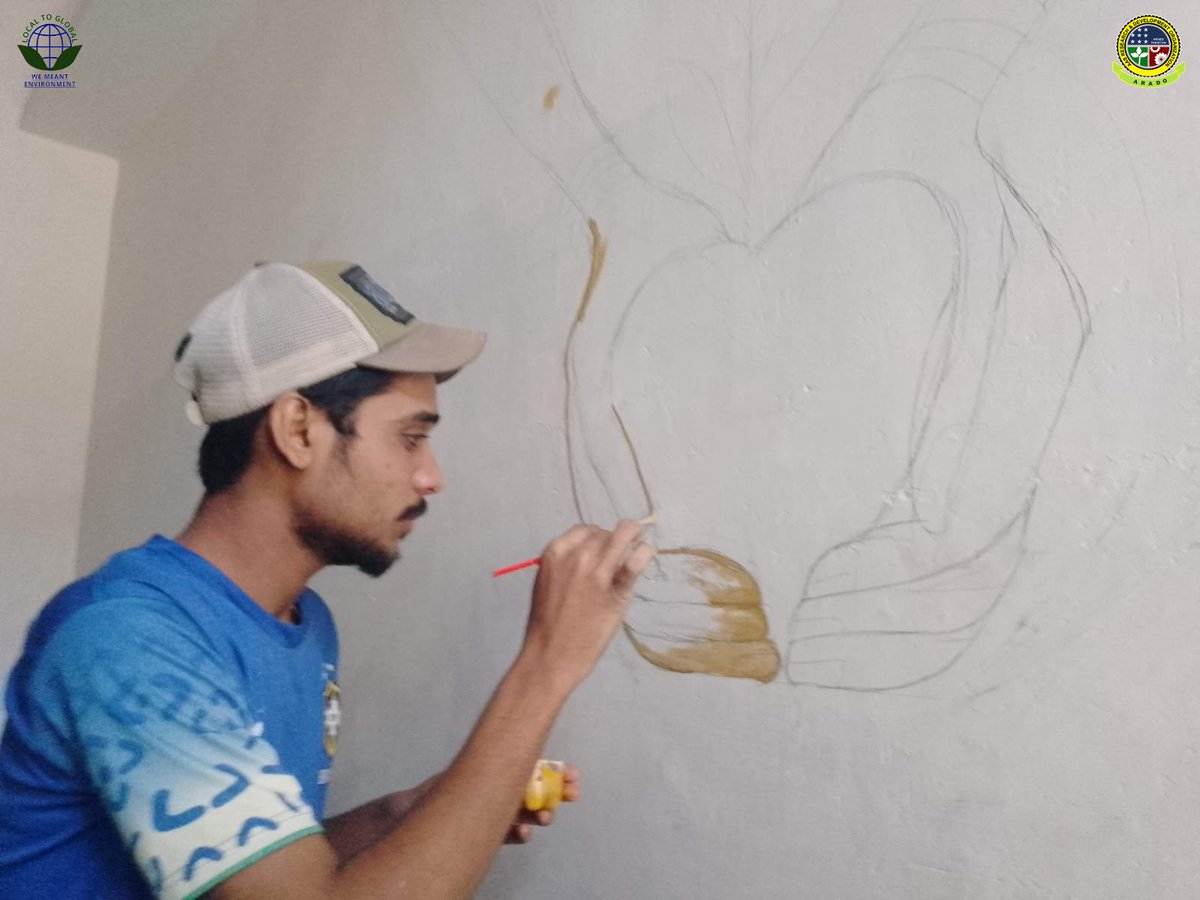LocaltoGlobalPK's tweet photo. "🌍🎨 Celebrating Art &amp; Youth Voices this Intl. Youth Day! Meet Khuda Bakhsh, a visionary artist amplifying climate action through breathtaking environmental murals. 🌿🖌️ Let's heed his silent symphony of change and protect our planet. 🌏🌟 #Youth4Change #ArtForClimate https://t.co/RQnZMrFMSW