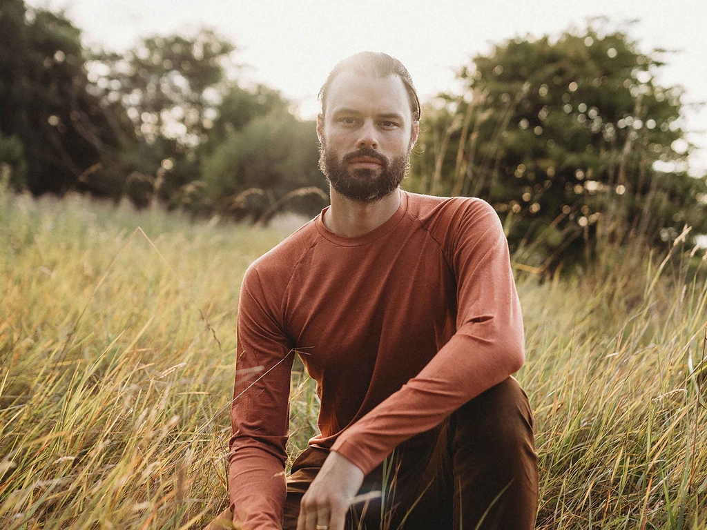 We still have a few of these men's raglan sleeve tees in merino Tencel. This color - Salmon - is super versatile and handsome-making. ⁠
Right now these are HALF OFF. Thats less than USD40! 😮⁠
Grab this steal before they are all gone! ⁠

#mensmerinosale  #mensmerinocrew