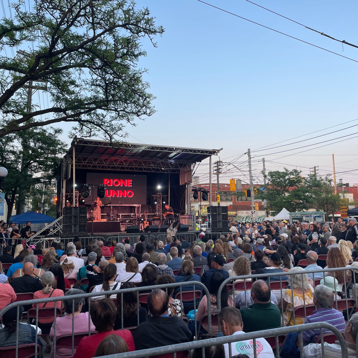Reminiscing about these weekend views. Anyone else? 💚🤍❤️
⁠
#tolittleitaly #littleitalytoronto ⁠#littleitalyto #tiamolittleitaly #tiamolittleitalytoronto #visitlittleitalytoronto