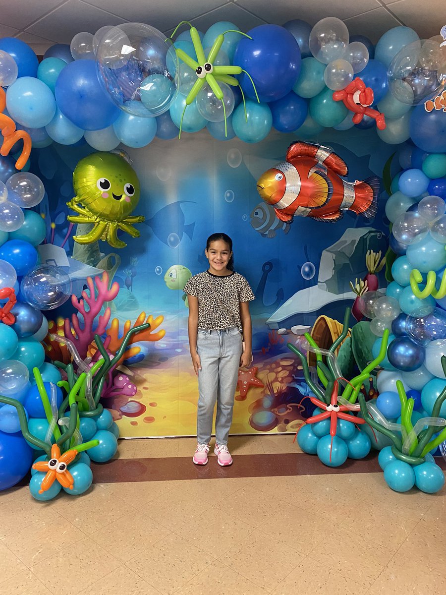 JMontero_LFU's tweet photo. Last Rattler Round Up for my princess! 🥺 Where does time go???! Beautiful backdrop this year @RanchoVerdeElem!! #5thgrader https://t.co/3iwlYzhEdb