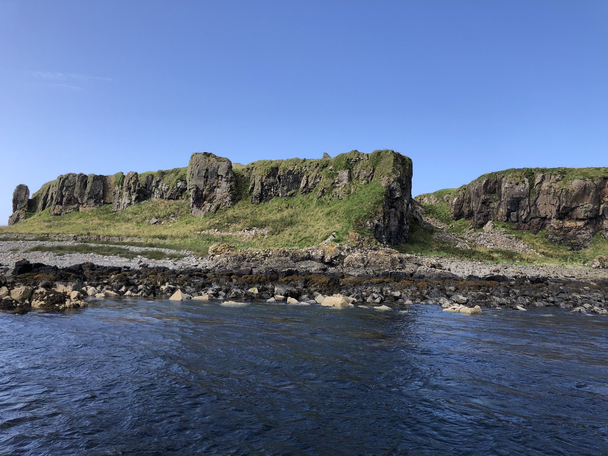 macrow54's tweet photo. Lovely boat tour to Treshnish Isles and Staffa today https://t.co/sKFxbHKMWN