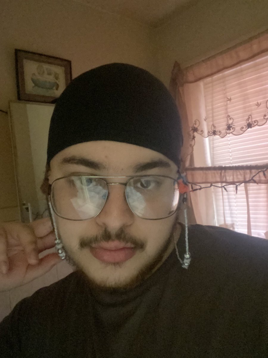 Tummy hurts but my ass is fat and i look pretty