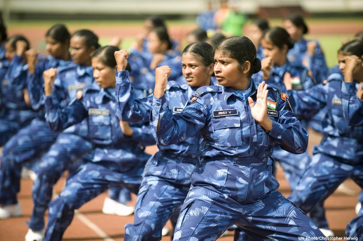UN's tweet photo. Women play a critical role in achieving lasting peace around the world.

Women in @unpeacekeeping missions:
☑️ help reduce conflict
☑️ serve as role models
☑️ provide greater sense of security &amp; more.
https://t.co/JlWYyF80DR https://t.co/vpILzCrNGY