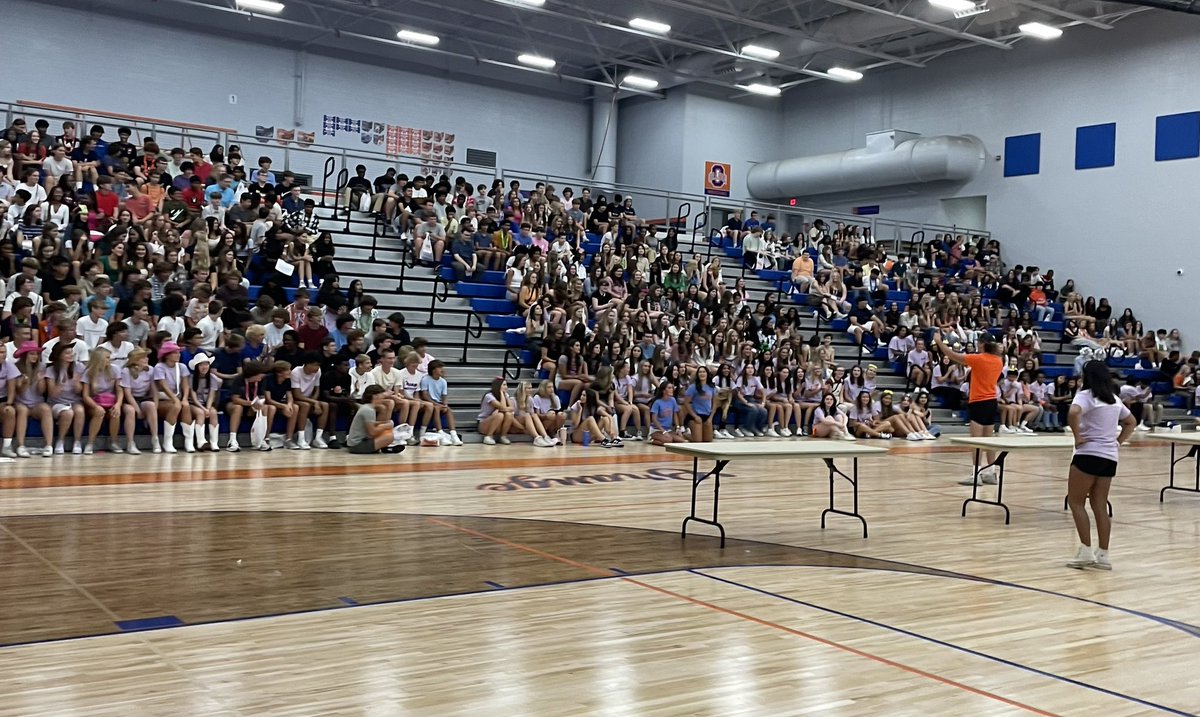 We had a great time welcoming the class of 2027 to OOHS today! Great work, Pioneer Ambassadors! 🧡💙