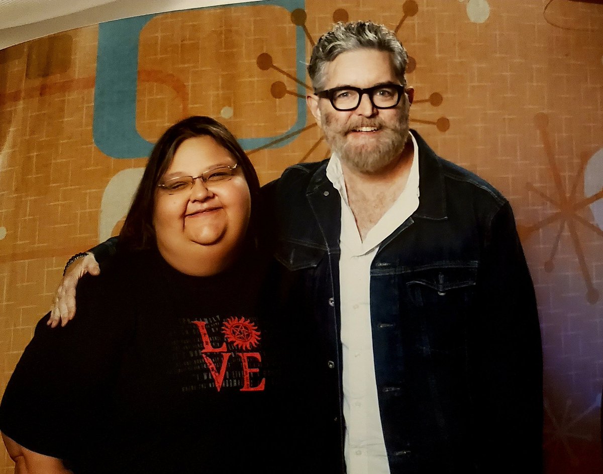 rmurphy751's tweet image. I don't usually like pictures of myself and I almost never share them but I kinda don't hate this one and I freaking love the way that the devilishly hamdsome and always dapper @Omundson looks in it.  So here is my only professional op from #momentocon
