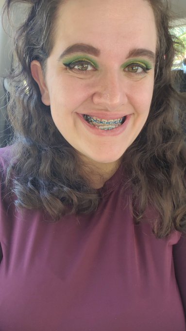 I had my orthodontist appointment today and my teeth hurt so bad 😭 I need Popsicles and fireball Stat<a href="/tag/linkinbio"class="tags"><span>#linkinbio</span></a><a href="/tag/of"class="tags"><span>#of</span></a><a href="/tag/ofgirls"class="tags"><span>#ofgirls</span></a>