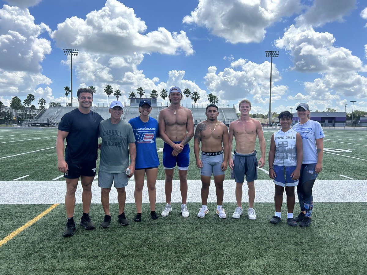 BrunoNeira9's tweet photo. 3rd year with Tom Shaw! 
A blessing for being around him and this team. 

Finding my way back to the game😎
#onmyway https://t.co/MmkQVJcPgp