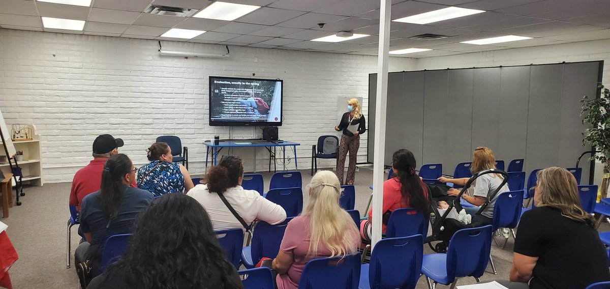 Thank you parents for attending our Title I meeting 💛💙 It takes a community for student success #GEMSshineBright 💎😎 #SEISDPeoplePassionPurpose @GEMS_ParentCtr