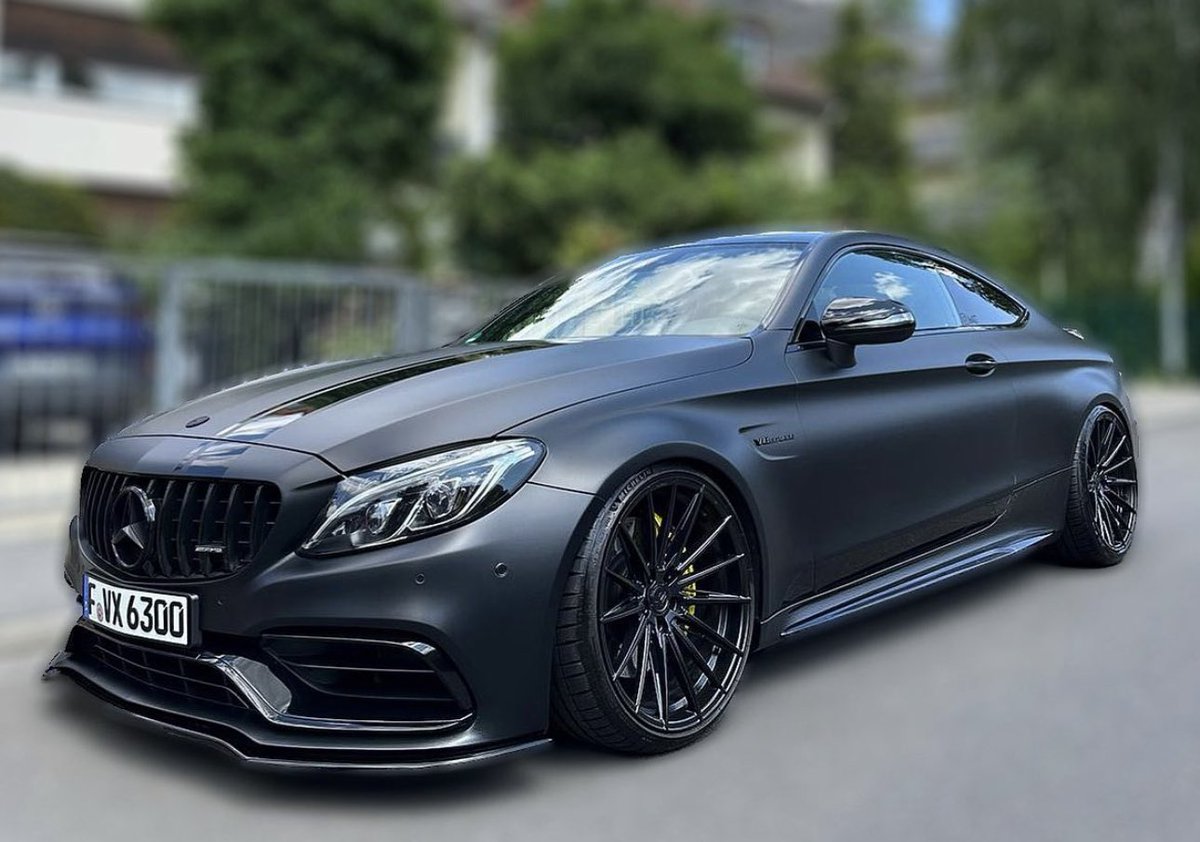 carpxrnpicx's tweet photo. C63 AMG https://t.co/JEd9jKjYOY