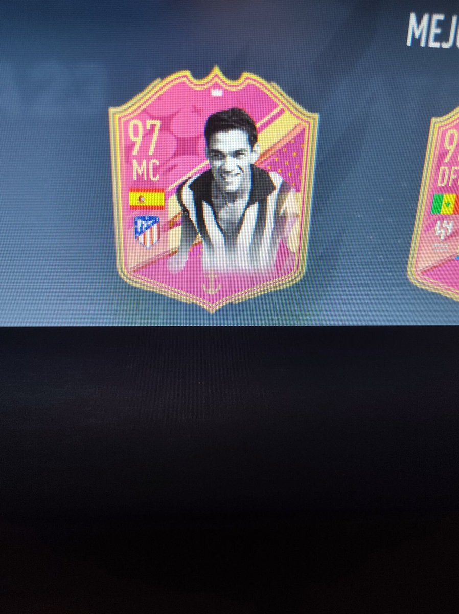maxizoccali's tweet photo. @Clausinho10 En que momento salio Garrincha Futties Claus?? https://t.co/DNTCtK8XRD