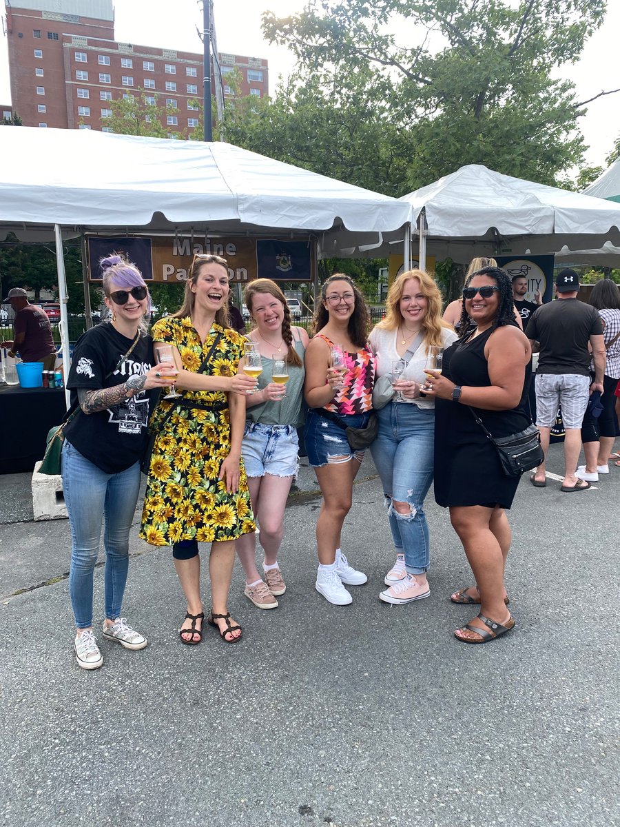 The sun is coming out and we’re getting ready for Day Two of the Halifax #SeaportCiderAndBeerfest and #HalifaxFizzfest! 🍻🍏🫧