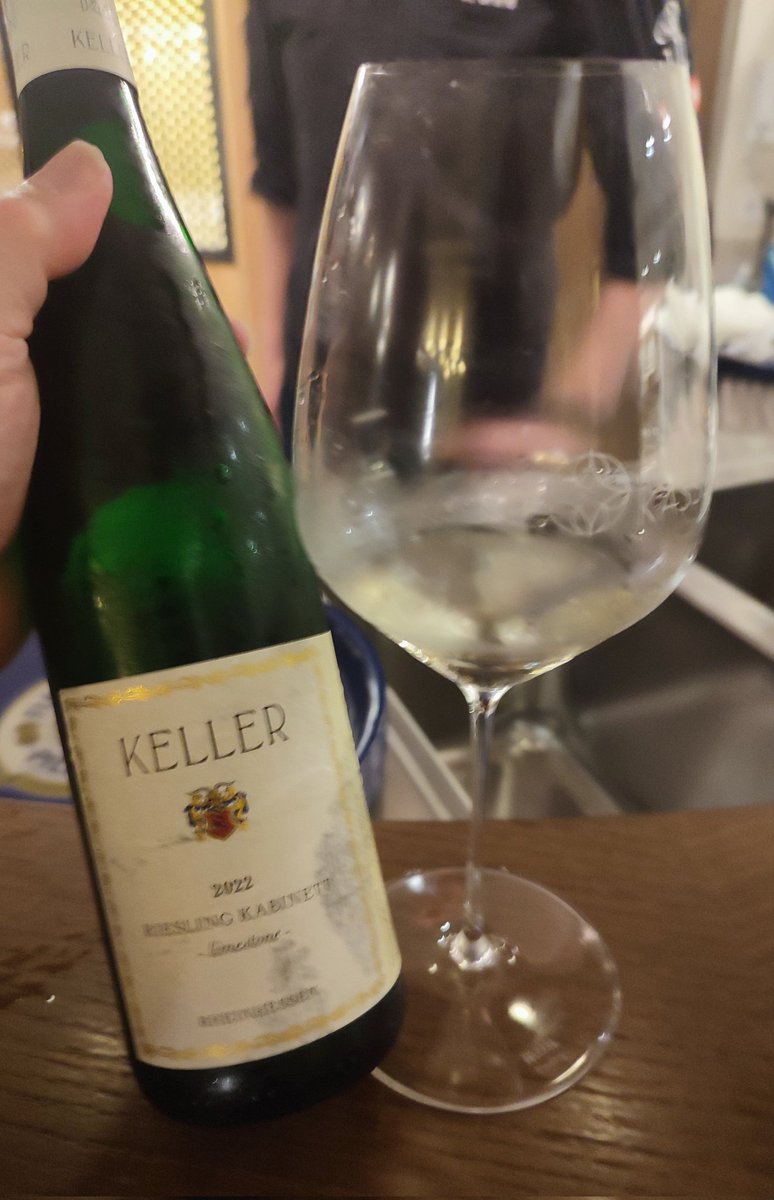 Discussing with the hotel owner, who knows a thing or two about Riesling and favours the Nahe and Rheinhessen. These two offerings were discussed and have to say the kabinett was just sublime