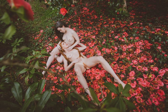Oh no you found @doulikefreckles and I in your flower bed&hellip;what can we do to make you forgive us for picking<a class="tags" target="_blank" title="On Twitter" href="/?out=eyJ0eXAiOiJKV1QiLCJhbGciOiJIUzUxMiJ9.eyJpYXQiOjE3MTkyODg5MjYsImlzcyI6InR3cG9ybnN0YXJzLmNvbSIsIm5iZiI6MTcxOTI4ODkyNiwiZXhwIjoxNzUwODI0OTI2LCJyZWRpcmVjdF91cmwiOiJodHRwczovL3R3aXR0ZXIuY29tL2RvdWxpa2VmcmVja2xlcyJ9.B9J1F3n5WPPN4uaFTMhuVbpgoi1n8gKRtUv6kvGNx-v1kIXn3agocVKuhcMMksVaLFpiiPvln9O9CLC1EYsV1w">@doulikefreckles</a>