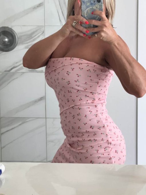 Going out in Houston tonight   Catch me if you can! 🔥💋  #Hotwife #FridayFeeling https://t.co/L7SoTPn<a href="/tag/fridayfeeling"class="tags"><span>#fridayfeeling</span></a><a href="/tag/hotwife"class="tags"><span>#hotwife</span></a>