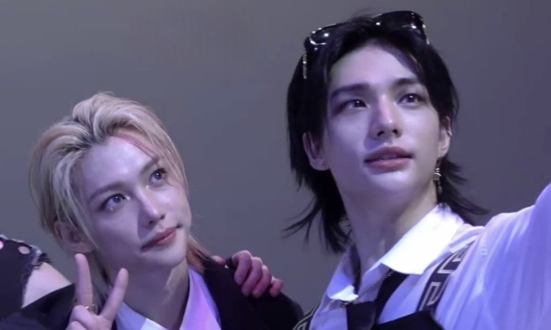 yangmeret's tweet photo. especial common enemy au… [Becoming Hwang]

Depois de anos casados, Hyunjin e Felix resolvem que é hora de adotar. Indo contra tudo que planejaram, decidem adotar um pré-adolescente. 

Só não contavam com o desafio que seria fazer Seungyoun aceitar fazer parte da familia. https://t.co/GTNc89Twjj