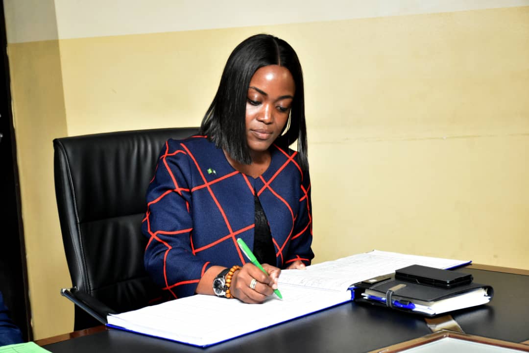 Adaeze_Oreh's tweet photo. It felt surreal to officially visit @RSUTH_PH - where I served as house officer two decades ago (then BMSH).
The Ag CMD and team showed me the transformed facilities, shared challenges, and I got to ask a few patients about their experience. #NewRiversVision #Health4AllRivers https://t.co/JvCGmQfnFg