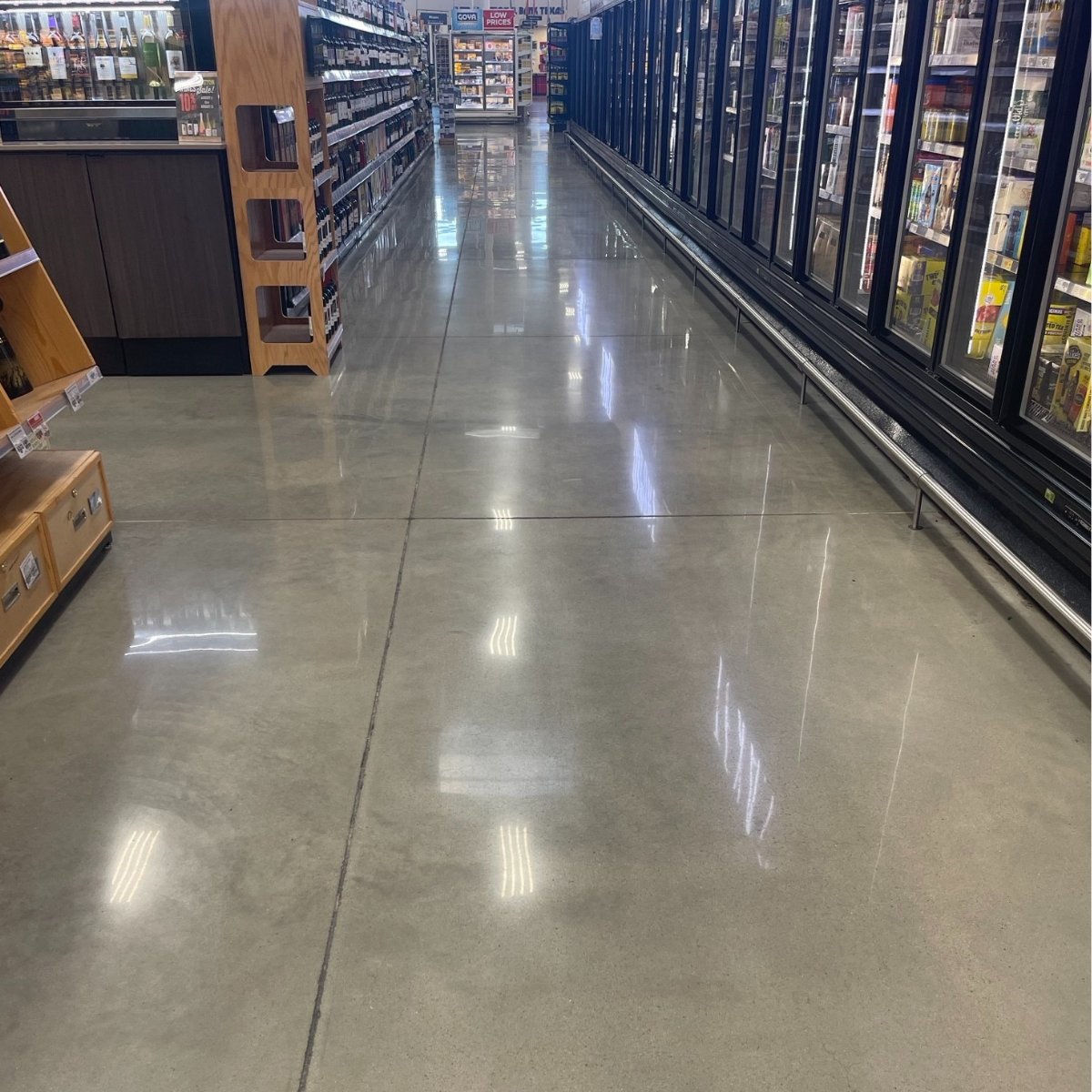 RdrFlooring's tweet photo. Check out the shine on this rejuvenation project in Copperas Cove, TX. #GoRDR #PolishWithRDR #NationalFlooringContractor #WomanOwned https://t.co/zAc2s9TT9v
