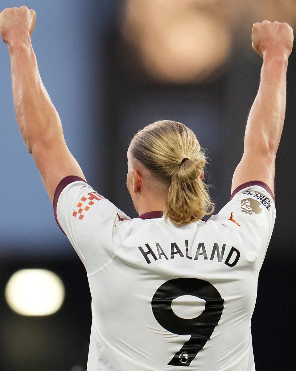 futbolliit's tweet photo. Sezoni i ri, Haaland i vjetër. Haaland shënoi 2 gola në ndeshjen e parë të sezonit në Premier League

#haaland #manchestercityfc #premierleague #championsleague #viralpost #football #futbollshqip #traversa https://t.co/p5Wvba9T7Q