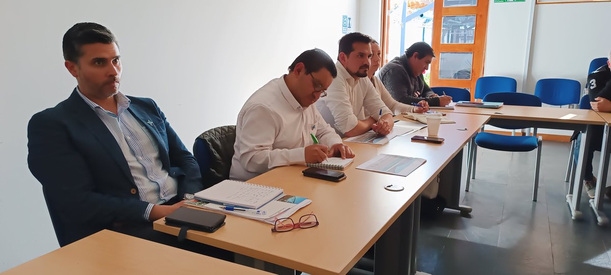 MinagriCoquimbo's tweet photo. 🟢 @SeremiCAlvarez y @DPRCoquimbo @QuezadaGaete
en #Salamanca se reúnen con representantes de las Juntas de Vigilancia de #RíoChoapa, #Illapel y #Chalinga, para atender sus petitorios, proyectar temporada de riego y levantar instrumentos de apoyo para mitigar la escasez hídrica. https://t.co/HlqO55M0Qu