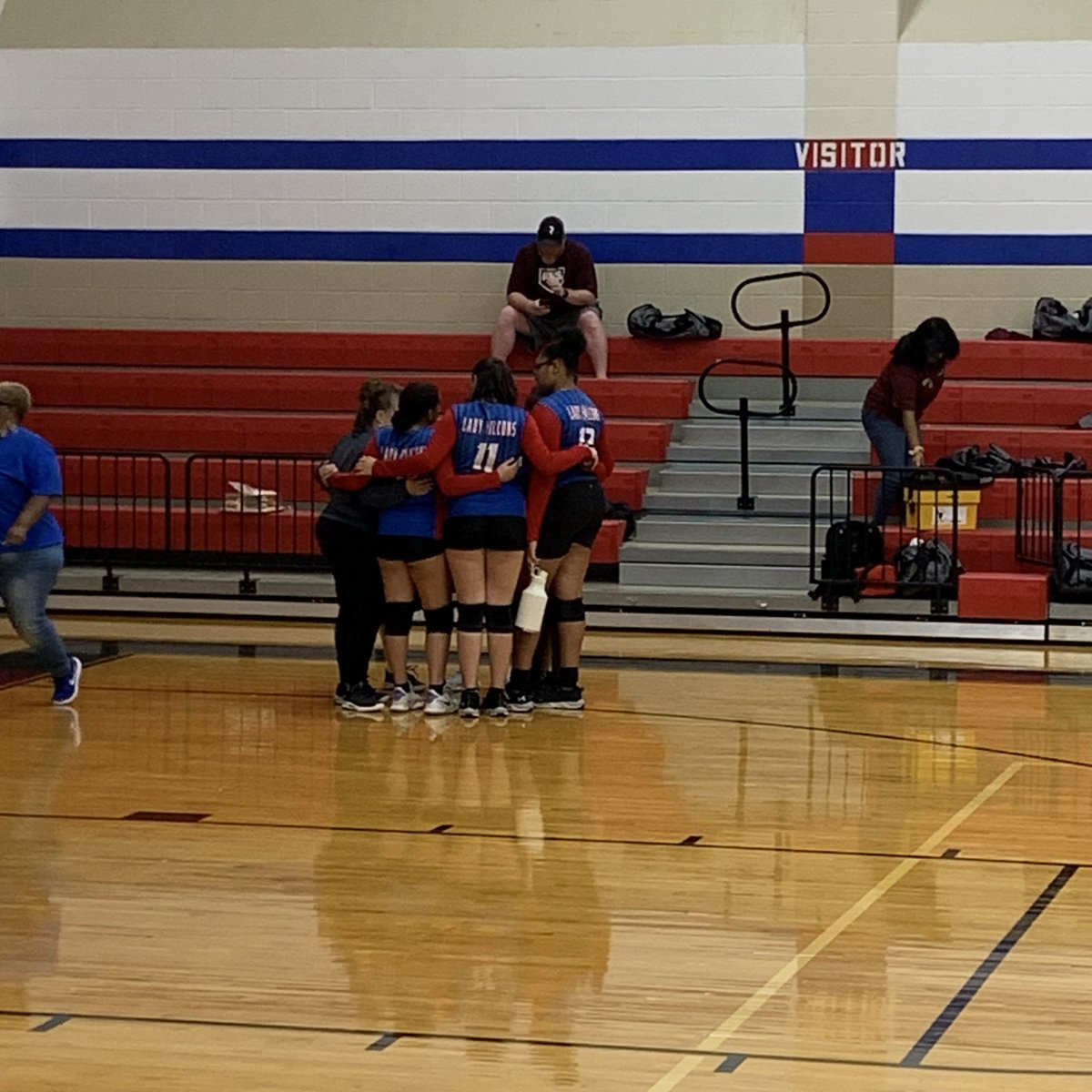 ROYALInniss's tweet photo. Enjoyed watching our JV 🏐 game. It was a close one. Ready for Varsity. Where are you? #WeAreRoyal #royal❤️ #FalconsSOAR https://t.co/UcKOIYdSbD
