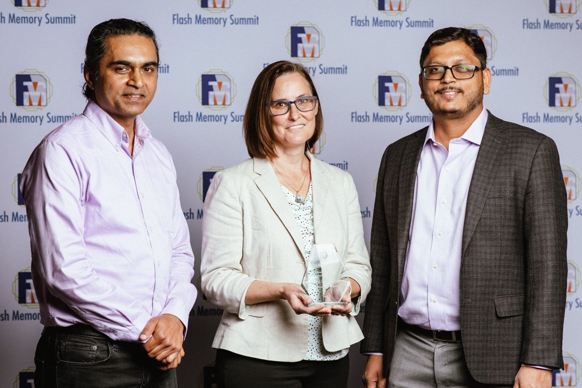 Richelle Ahlvers, Shyam Iyer and Oscar Pinto accept SNIA's Most Innovative Memory Technology Award at Flash Memory Summit 2023 for #SNIASwordfish, SNIA Computational Storage API and SNIA #SDXI bit.ly/FMSAward23 #ComputationalStorage <a href="/flashmem/">FMS: the Future of Memory and Storage</a> <a href="/rahlvers/">Richelle Ahlvers</a>