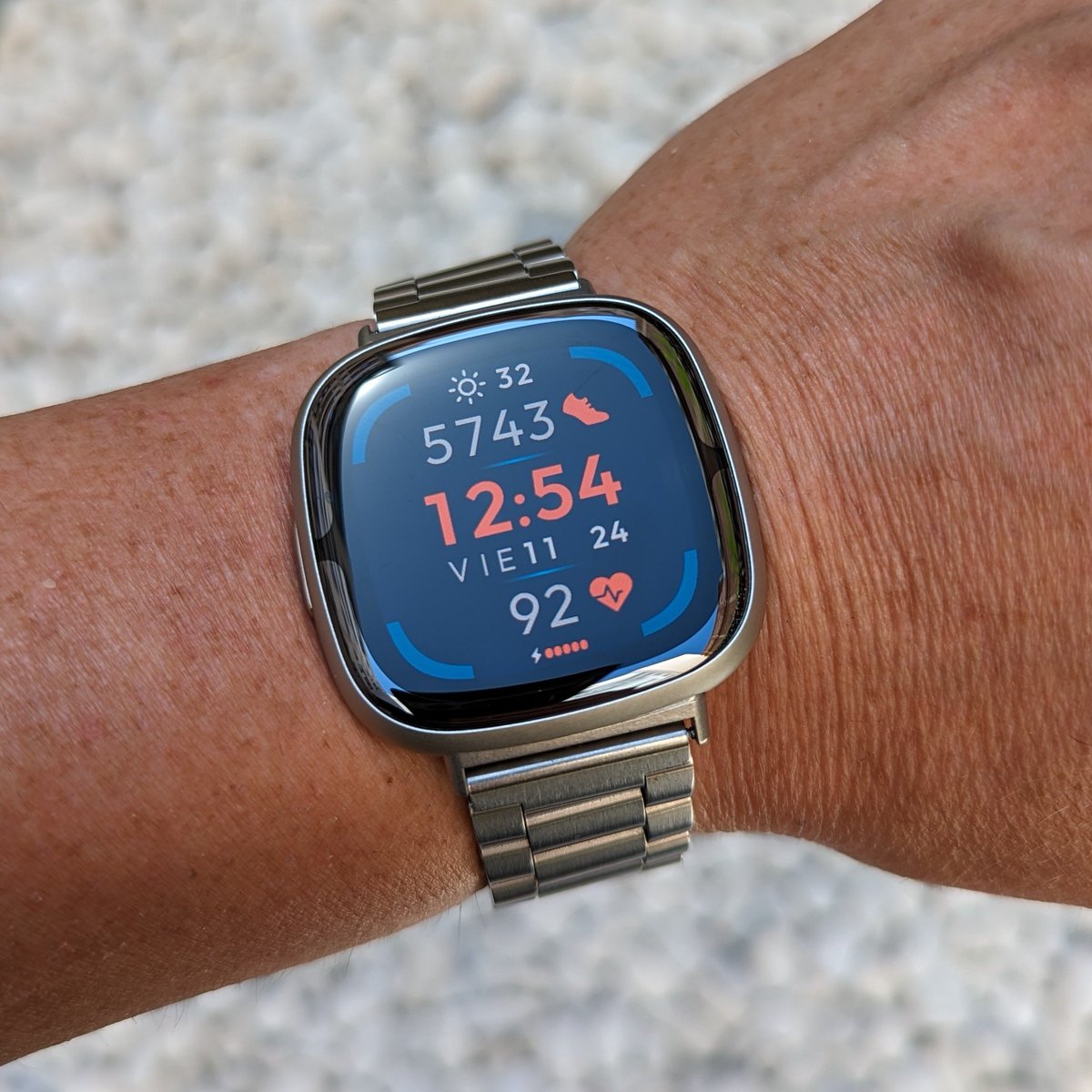 dp_faces's tweet photo. Shots of mnml F #clockface

https://t.co/F4TerdbaiO

#made4fitbit
#fitbit #versa4 #versa3 #sense #sense2 https://t.co/AjOOIIxaJk