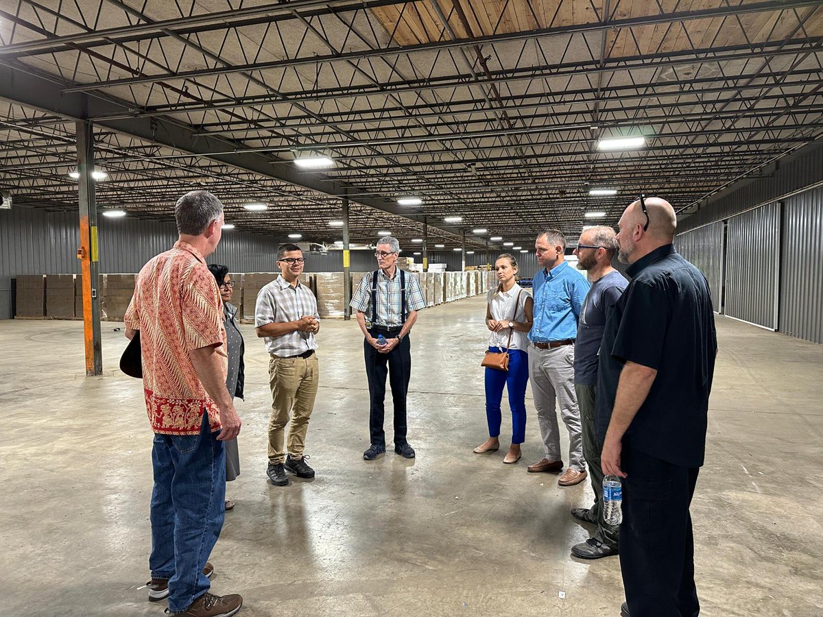 StreamsofLight_'s tweet photo. Friends, it is because of your prayers that earlier this week we dedicated our new 67,000 sq ft. warehouse! #PraiseGod for how mightily He has provided for this work He has called us all to! Thank you for all of your support and love!
#HappySabbath #StreamsofLight #Adventist https://t.co/PouaDnF50R
