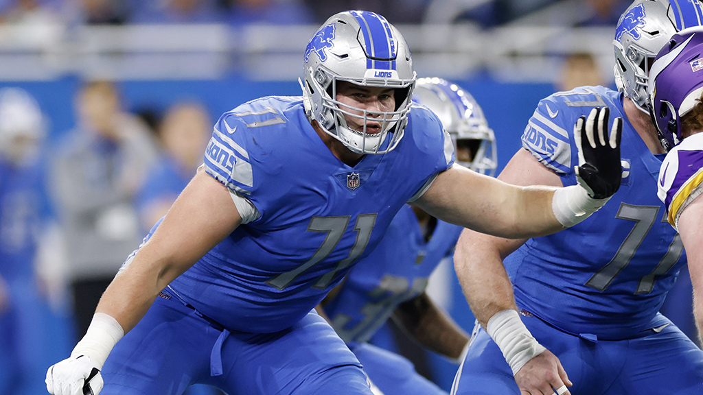 AroundTheNFL's tweet image. Bears claim OL Logan Stenberg off waivers from Lions 

nfl.com/news/nfl-news-…