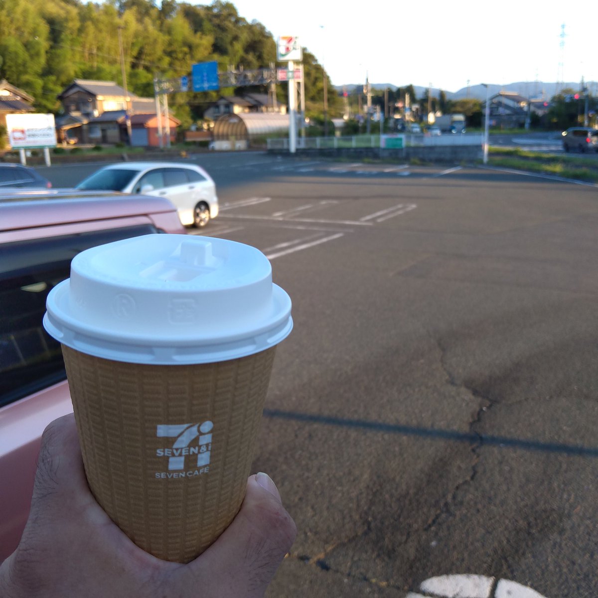 おはようございます。
　
～福井県敦賀(つるが)港へ向かってます～

夏休みムードが漂う湖西エリア。

オッサンは真夏でも早朝はホットで。
