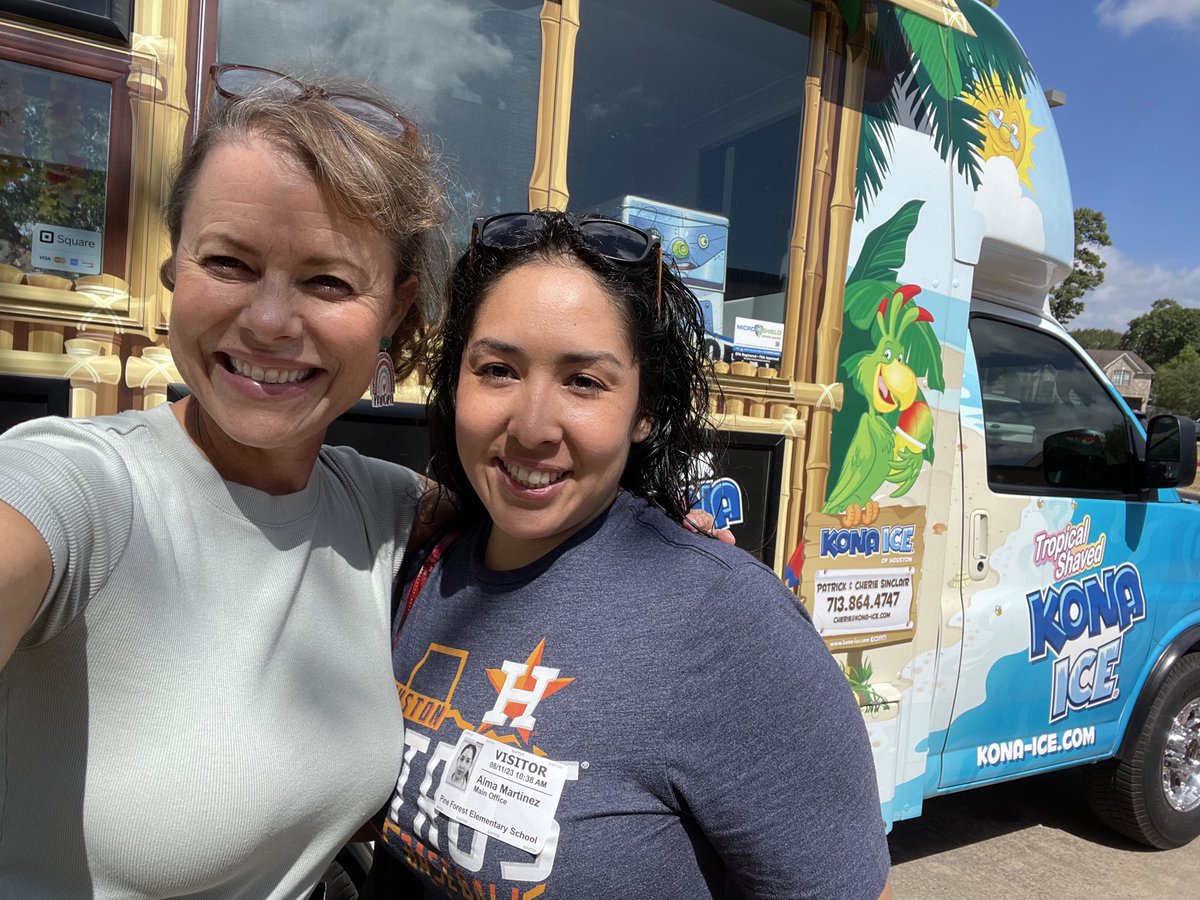HumbleISD_PFE's tweet image. Thank you ⁦@KONAICE⁩ and ⁦@HumblePFEPTA⁩ for the sweet cold treat on this hot day! #PFEisHappy
