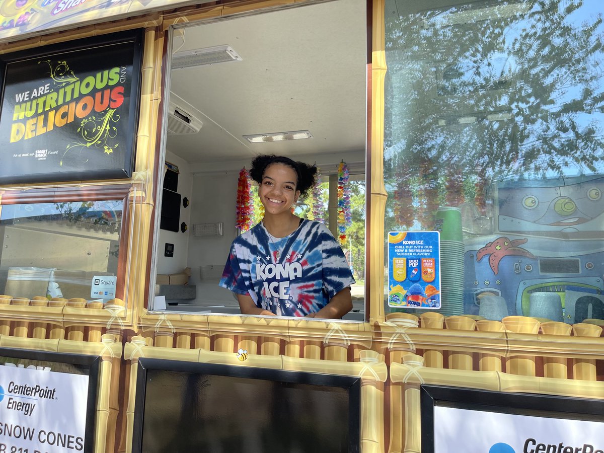 HumbleISD_PFE's tweet image. Thank you ⁦@KONAICE⁩ and ⁦@HumblePFEPTA⁩ for the sweet cold treat on this hot day! #PFEisHappy